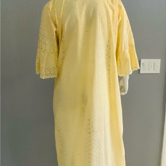 Elegantly designed Custom Made African Outfit. - Picture 8 of 14